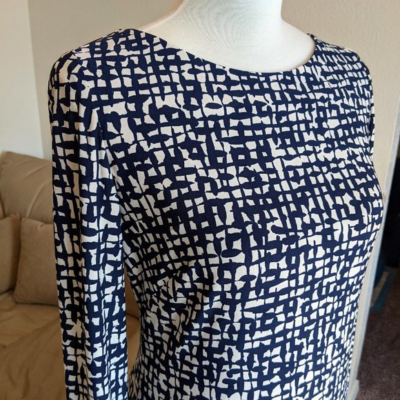 Navy and White Long Sleeved Shift Dress by Vince Camuto- Size 4 - Picture 2 of 6
